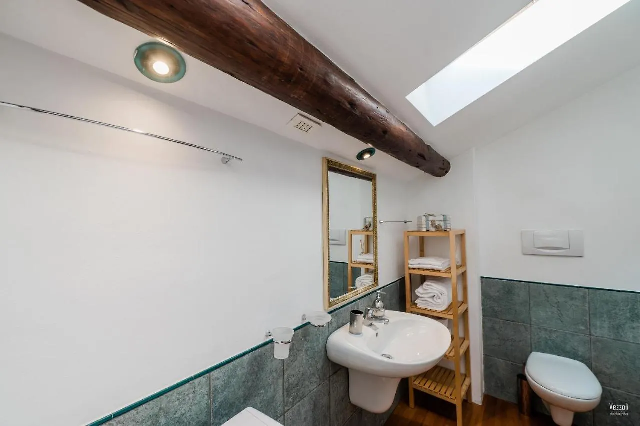 Feel - Central Terrace Bergamo Apartment