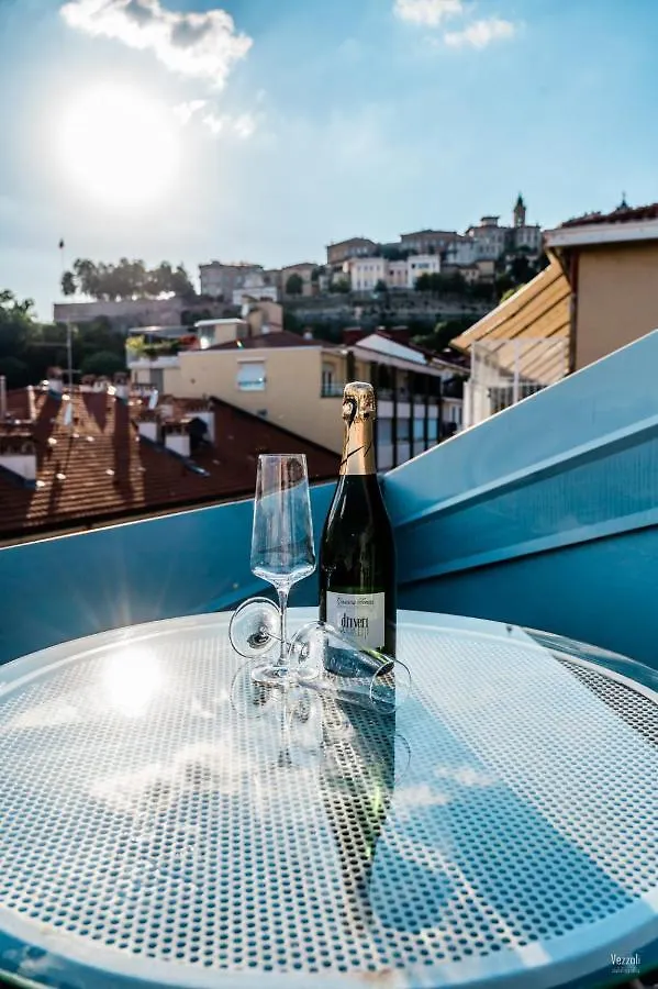 Apartment Feel - Central Terrace Bergamo Italy