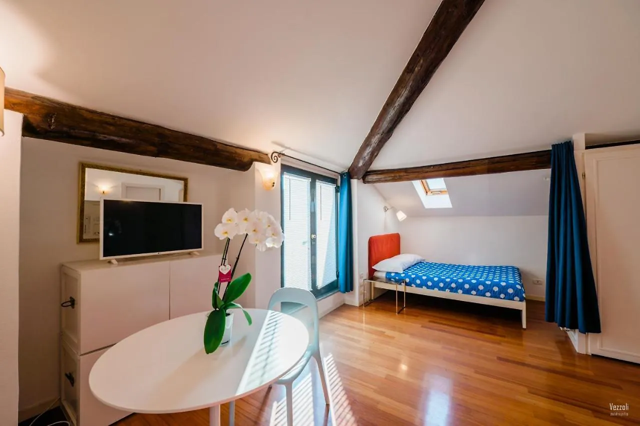 Apartment Feel - Central Terrace Bergamo Italy